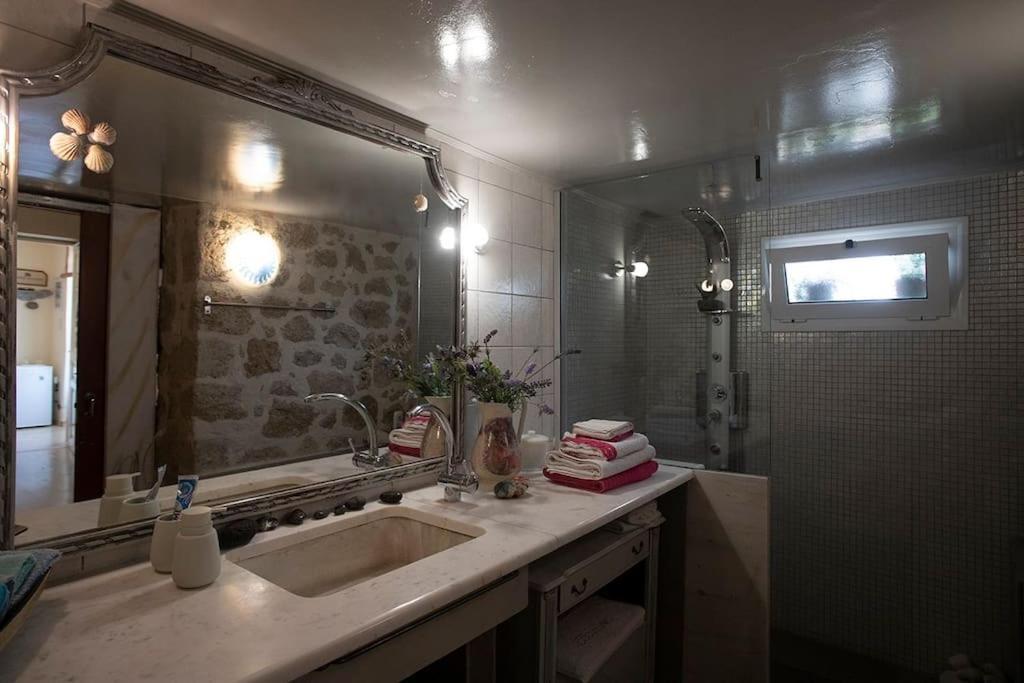 Stone Suite In The Center Of Corinth Exterior foto